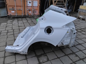   Rear wing  -  