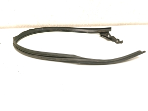 Dacia Duster (2017–2024) Front door rubber seal - 6