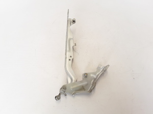  Engine cover hinge 