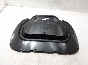 Ford Mustang Mach-E Mach-E (2020–2026) Kapoti heliisolatsioon LJ8BR16D672BD - 2