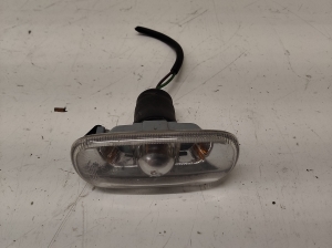 Front fender turn signal - 8E0949127