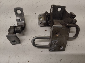 AUDI A4 B7 (2004–2008) Unteres Scharnier Tür hinten 8E0833412 - 3