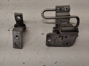 Unteres Scharnier Tür hinten - 8E0833412