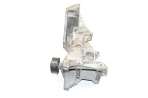 AUDI A4 B8 (2007–2016) Generaatori kinnitus 03L903143R - 3