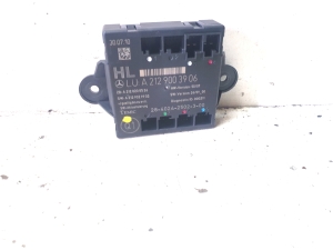 Mercedes Benz C-Class 204 (2007–2014) Rear side door control unit A2129003906 - 2
