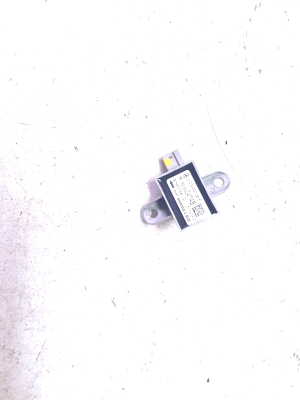 Mercedes Benz C-Class 204 (2007–2014) Airbagsensor A2048210651 - 2