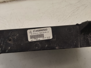 Mercedes Benz E-Class W210 (1995–2002) Motorkühler A2105006503 - 4