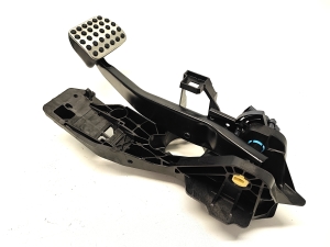 Mercedes Benz EQA H243 (2021–2026) Piduripedaal A1772900500 - 5