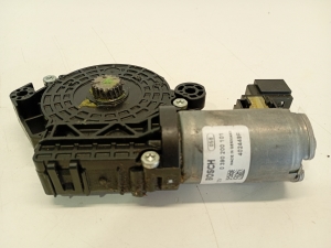 Mercedes Benz CLA-Class W117 (2013–2019) Schiebedachmotor 0390200101 - 5