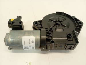 Mercedes Benz CLA-Class W117 (2013–2019) Schiebedachmotor 0390200101 - 2