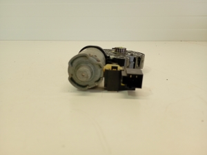 Mercedes Benz CLA-Class W117 (2013–2019) Schiebedachmotor 0390200101 - 4