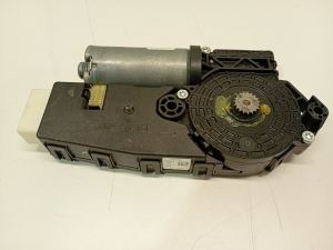   Katuseluugi mootor  - A1769064100 