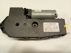 Mercedes Benz CLA-Class W117 (2013–2019) Schiebedachmotor A1769064100 - 3