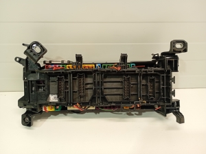 Mercedes Benz CLA-Class W117 (2013–2019) Kaitsmekarp salongis A2465400140 - 2