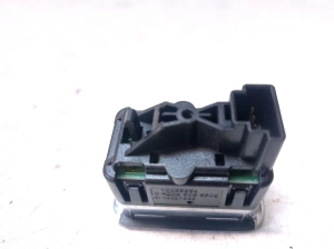 Mercedes Benz C-Class 204 (2007–2014) Esiukse klaaslüliti A2049055502 - 3