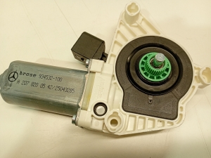 Mercedes Benz SLK-Class 172 (2011–2026) Front door window regulator motor A2078200542 - 3