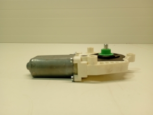Mercedes Benz SLK-Class 172 (2011–2026) Front door window regulator motor A2078200542 - 5