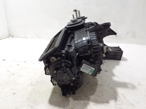 Ford Mustang Mach-E Mach-E (2020–2026) Heizung und ihre Teile LJ9A19B555ABJ - 4