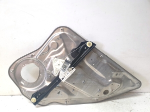 Mercedes Benz C-Class 204 (2007–2014) Aizmugurējo durvju logu pacēlājs A2047300379 - 2