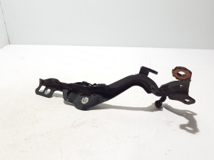 Ford Mustang Mach-E Mach-E (2020–2026) Kapoti hing LJ8BR16C965AE - 3