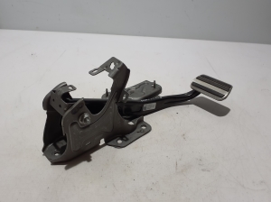 Ford Mustang Mach-E Mach-E (2020–2026) Piduripedaal NJ9C2D094CB - 4