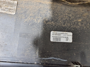 Ford Mustang Mach-E Mach-E (2020–2026) Karbi välimine ilupaneel LJ8BR10154AAW - 2