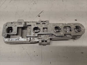 Lampenträger Rückleuchte außen - 8D9945257