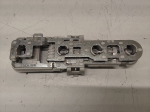 Lampenträger Rückleuchte außen - 8D9945257