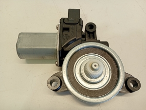 Mazda CX-5 (2017–2026) Front door window regulator motor B45C5858X - 4