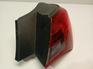 Opel Astra J (2009–2017) Feu arrière d’angle 13281266 - 2