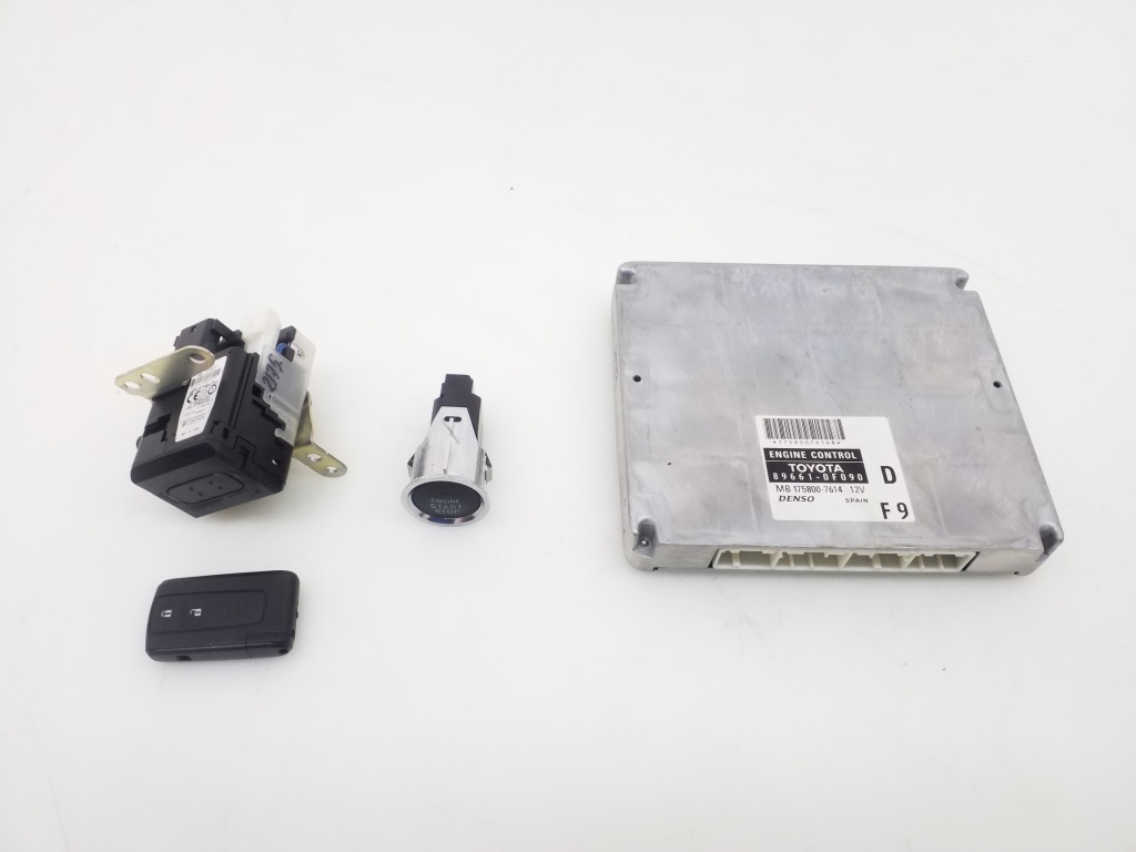 TOYOTA Corolla Verso 1 generation (2001-2009) Motora ECU komplekts 20983767