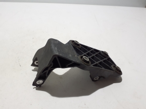 Ford Mustang Mach-E Mach-E (2020–2026) Halter für Klimakompressor LJ9H19F669AE - 3