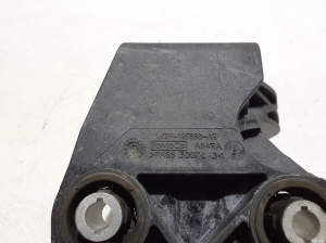 Ford Mustang Mach-E Mach-E (2020–2026) Halter für Klimakompressor LJ9H19F669AE - 4
