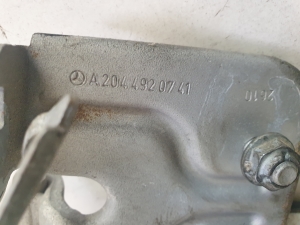Mercedes Benz C-Class 204 (2007–2014) Summuti hoidik A2044920741 - 3