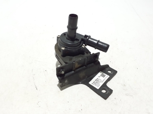   Zusatzwasserpumpe  - MU5A8B590BA 