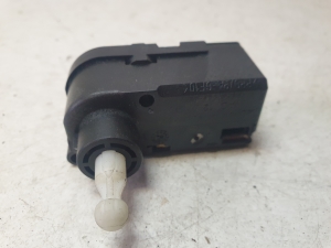 Mercedes Benz GLA-Class 156 (2013–2019) Scheinwerfer Stellmotor 0307853306