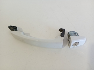 Opel Astra J (2009–2017) Front door external opening handle and its details 13500026 - 4