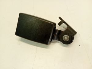 Opel Astra J (2009–2017) Aizmugurējā drošības jostas sprādze 13354864 - 4