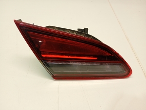   Tail light on trunk lid  - 13399954 