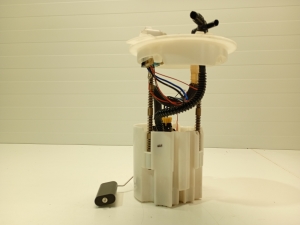 Opel Astra J (2009–2017) Kütusepump paagis 13577242 - 3