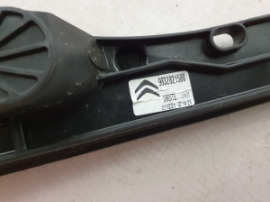 Citroen C4 C41 (2020–2026) Priekšējo durvju logu pacēlājs un tā daļas 9832821580 - 3