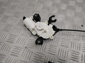 Tesla Model X X (2015–2026) Rear side door lock 103448100J - 6