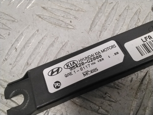 Hyundai IONIQ (2016–2026) Antenna amplifier 95420G2000 - 3