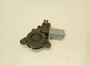 Mazda CX-5 (2017–2026) Front door window regulator motor B45C5858X - 2
