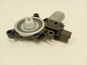 Mazda CX-5 (2017–2026) Front door window regulator motor B45C5858X - 6