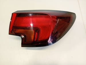 Opel Astra J (2009–2017) Eckleuchte hinten 39015944 - 3