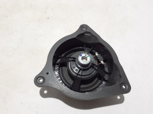 VOLVO EX30 I (2023–2026) Rear side door speaker 80001810 - 4