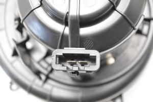 Land Rover Discovery Sport (2014–2026) Salongi puhuri mootor EC129002 - 3