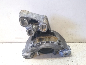 Mercedes Benz GLA-Class 156 (2013–2019) Engine mount 26008 - 3