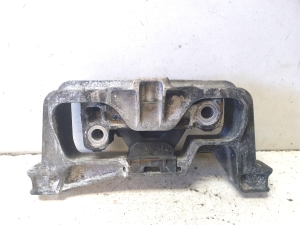 Mercedes Benz GLA-Class 156 (2013–2019) Engine mount 26008 - 2